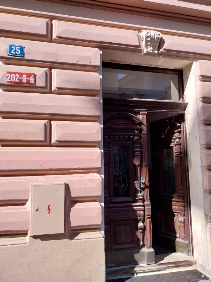 Byt 2+Kk Na Velkem Namesti Hradec Králové 외부 사진