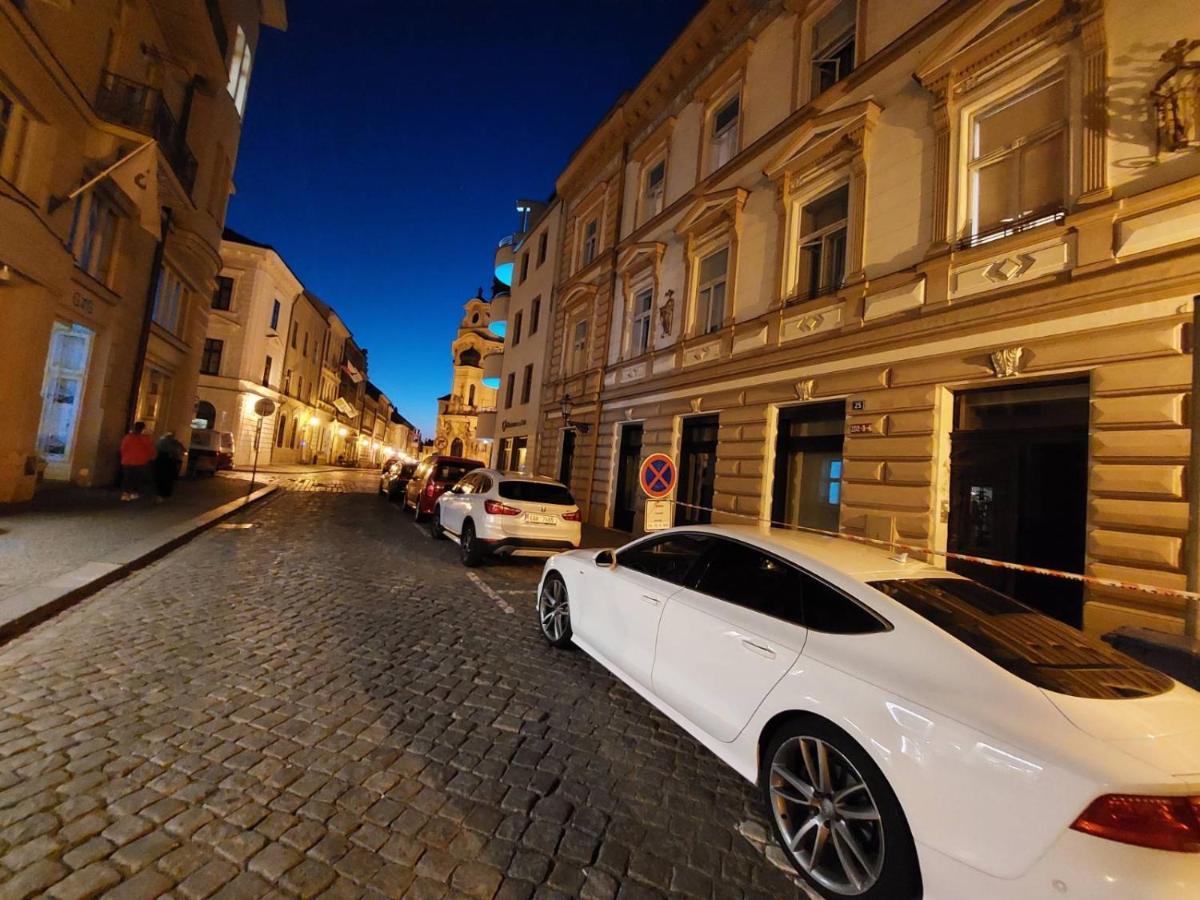 Byt 2+Kk Na Velkem Namesti Hradec Králové 외부 사진